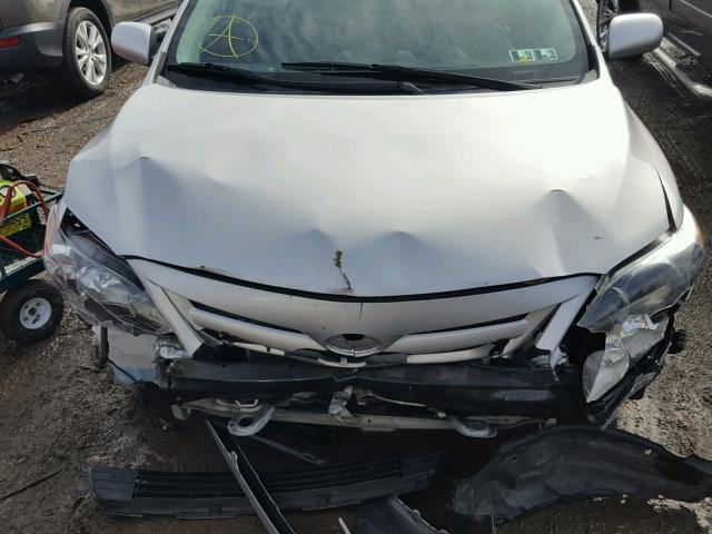 2T1BU4EEXDC062154 - 2013 TOYOTA COROLLA BA SILVER photo 7