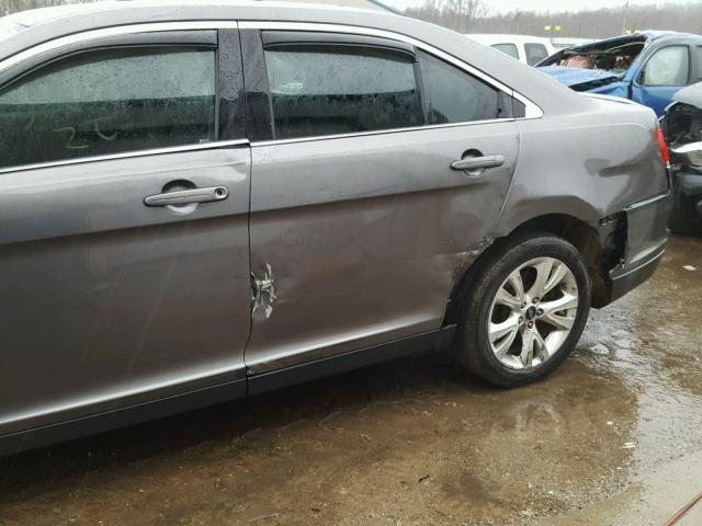 1FAHP2EW6BG110462 - 2011 FORD TAURUS SEL GRAY photo 9