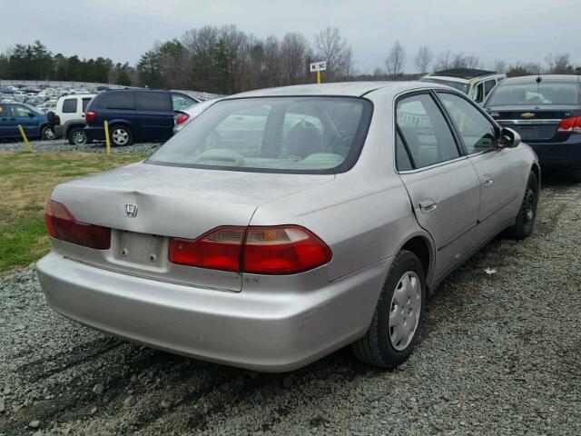 1HGCG5642WA256046 - 1998 HONDA ACCORD LX SILVER photo 4