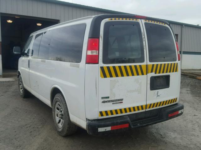 1GNSHBF4XB1116012 - 2011 CHEVROLET EXPRESS G1 WHITE photo 3