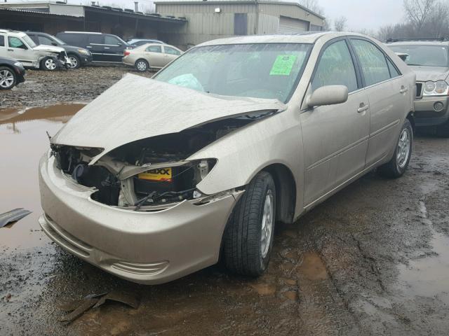 4T1BF32K52U008710 - 2002 TOYOTA CAMRY LE TAN photo 2