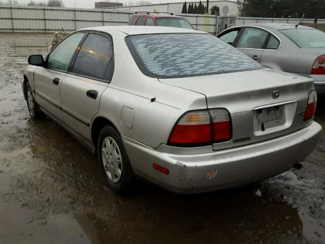 1HGCD5624TA033770 - 1996 HONDA ACCORD DX BEIGE photo 3