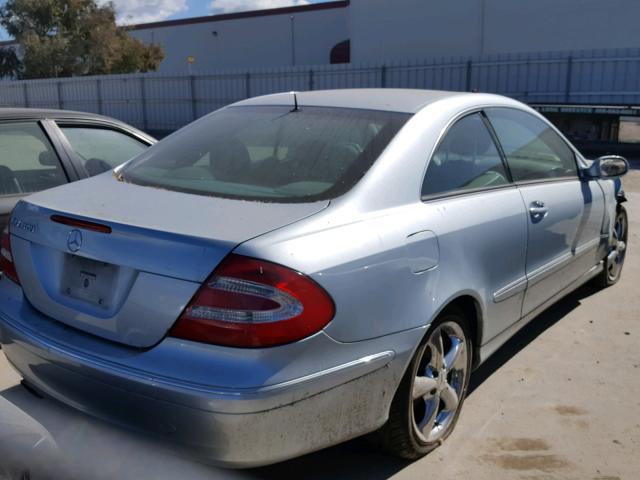 WDBTJ65J75F148552 - 2005 MERCEDES-BENZ CLK 320C BLUE photo 4