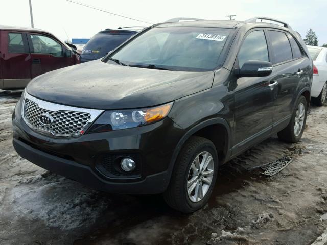 5XYKU4A25BG134133 - 2011 KIA SORENTO EX GREEN photo 2