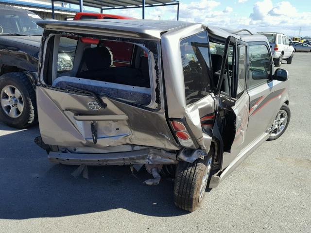JTLKT324254020854 - 2005 TOYOTA SCION XB GRAY photo 4