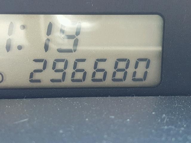 JTLKT324254020854 - 2005 TOYOTA SCION XB GRAY photo 8