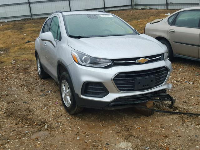 KL7CJLSB3JB512297 - 2018 CHEVROLET TRAX 1LT SILVER photo 2