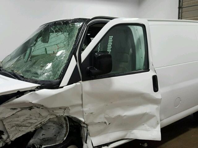 1GCSGAFX3B1139583 - 2011 CHEVROLET EXPRESS G1 WHITE photo 10