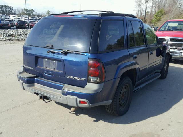 1GNDT13S642245334 - 2004 CHEVROLET TRAILBLAZE BLUE photo 4