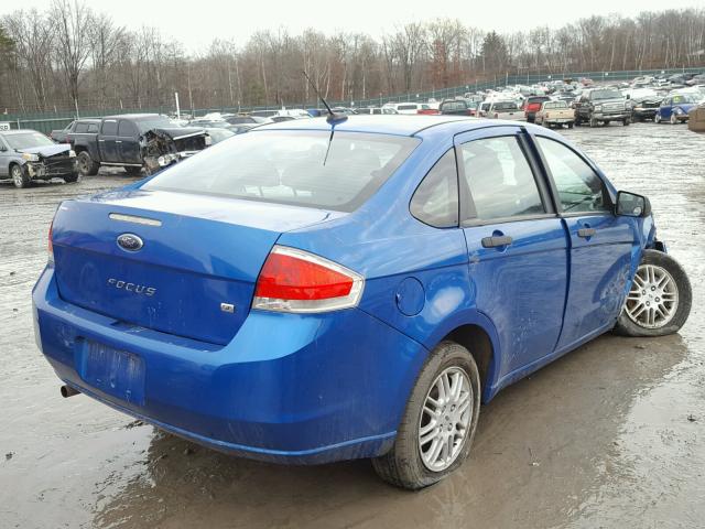 1FAHP3FN0AW260499 - 2010 FORD FOCUS SE BLUE photo 4