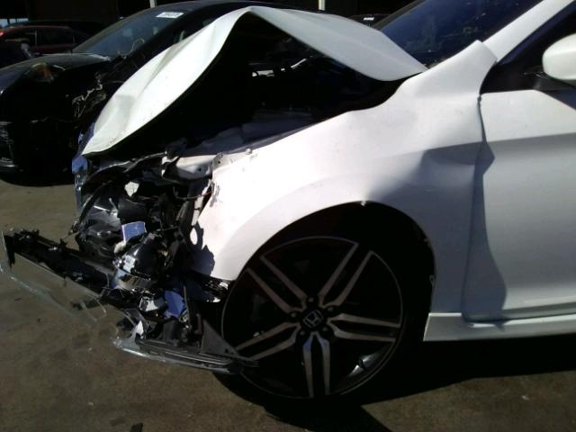 1HGCR2F50GA019588 - 2016 HONDA ACCORD SPO WHITE photo 9