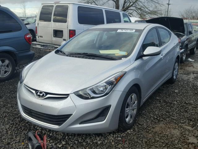 5NPDH4AE0GH707124 - 2016 HYUNDAI ELANTRA SE SILVER photo 2