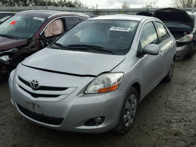 JTDBT903171104628 - 2007 TOYOTA YARIS SILVER photo 2