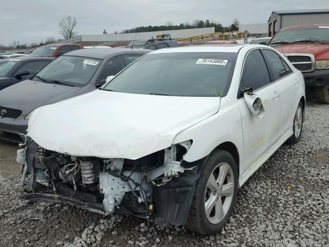 4T1BF3EK3BU615815 - 2011 TOYOTA CAMRY BASE WHITE photo 2