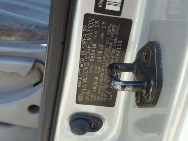 KNDUP132856668150 - 2005 KIA SEDONA EX SILVER photo 10