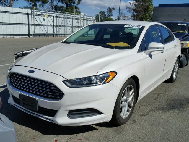 3FA6P0HD7FR195087 - 2015 FORD FUSION SE WHITE photo 2