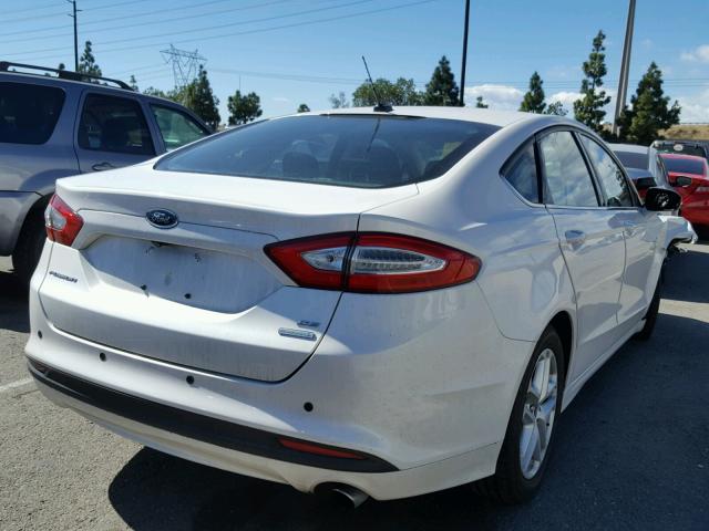 3FA6P0HD7FR195087 - 2015 FORD FUSION SE WHITE photo 4