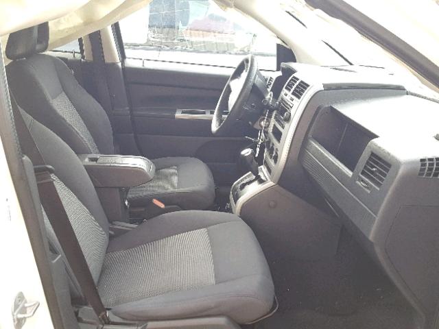 1J8FT47W48D669789 - 2008 JEEP COMPASS SP WHITE photo 5