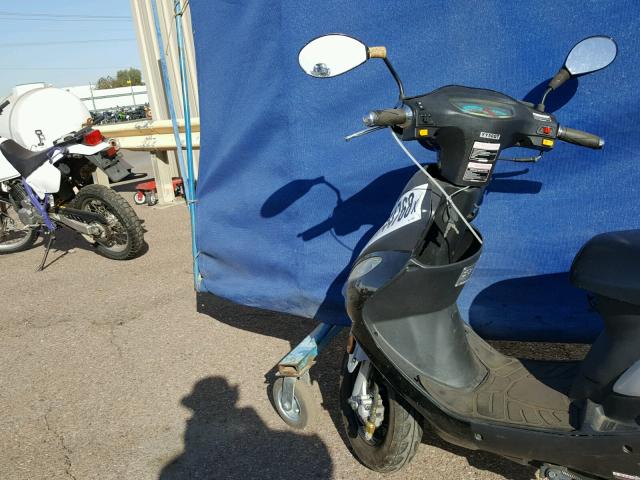 LD5TCBPA881103934 - 2010 OTHR SCOOTER TWO TONE photo 5