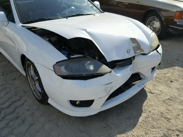 KMHHM65D86U198412 - 2006 HYUNDAI TIBURON GS WHITE photo 9