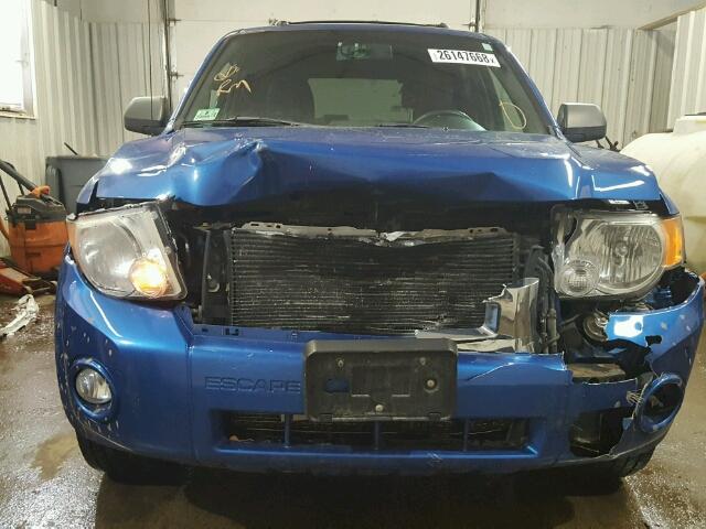 1FMCU9D72BKA71720 - 2011 FORD ESCAPE XLT BLUE photo 9