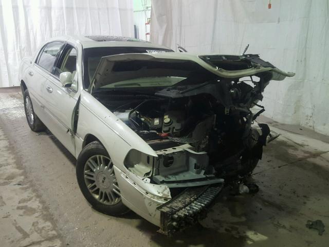 1LNHM82V27Y633394 - 2007 LINCOLN TOWN CAR S WHITE photo 1