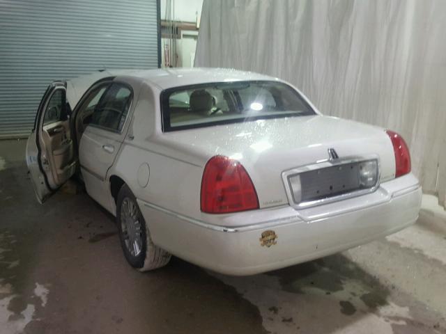 1LNHM82V27Y633394 - 2007 LINCOLN TOWN CAR S WHITE photo 3