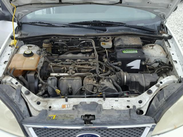 1FAFP34N55W244668 - 2005 FORD FOCUS ZX4 WHITE photo 7