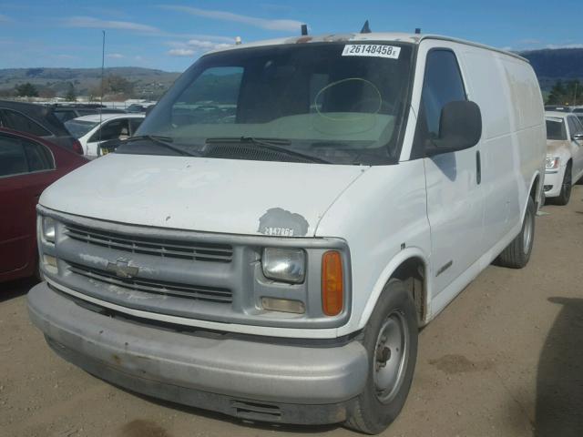 1GCFG25W811127282 - 2001 CHEVROLET EXPRESS G2 WHITE photo 2