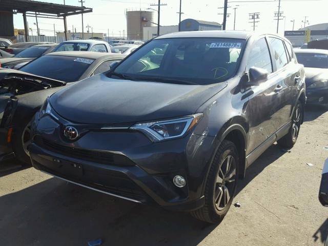 JTMWFREV4HJ143525 - 2017 TOYOTA RAV4 XLE GRAY photo 2