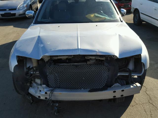 2C3LA63H46H254656 - 2006 CHRYSLER 300C SILVER photo 9