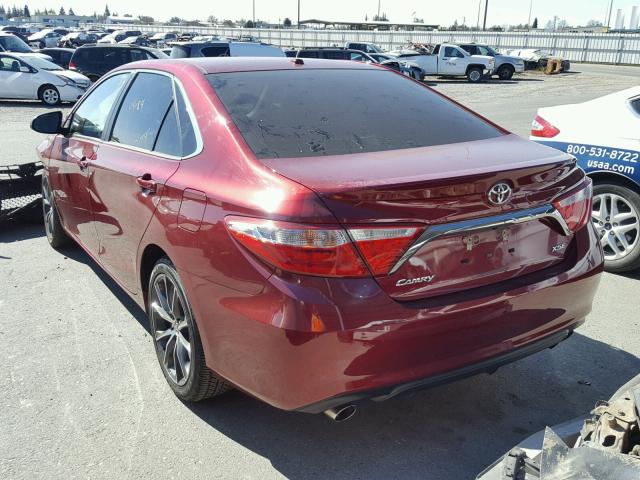 4T1BK1FK1FU556493 - 2015 TOYOTA CAMRY XSE RED photo 3