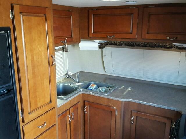 1L9TS2324DL312739 - 2013 RV 30 FT RV WHITE photo 6