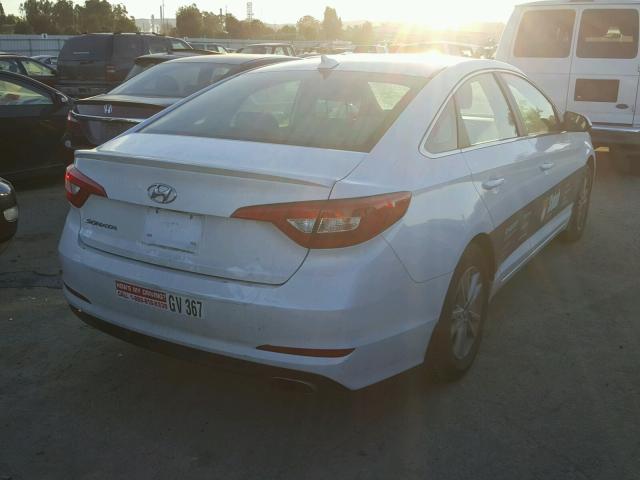 5NPE24AF6GH304778 - 2016 HYUNDAI SONATA SE WHITE photo 4