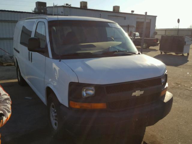 1GCFG15XX31157969 - 2003 CHEVROLET EXPRESS G1 WHITE photo 1