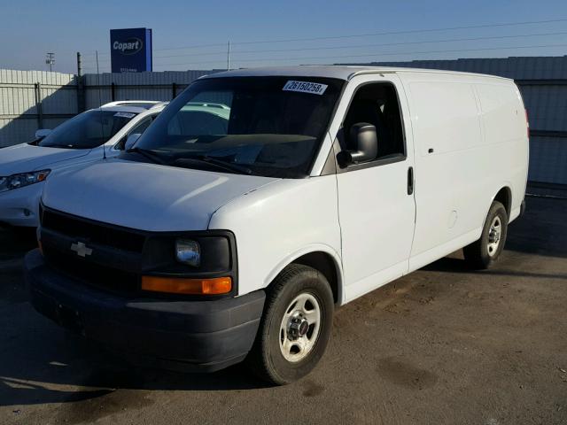 1GCFG15XX31157969 - 2003 CHEVROLET EXPRESS G1 WHITE photo 2