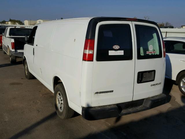 1GCFG15XX31157969 - 2003 CHEVROLET EXPRESS G1 WHITE photo 3