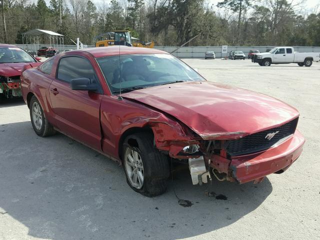 1ZVFT80N755110823 - 2005 FORD MUSTANG RED photo 1