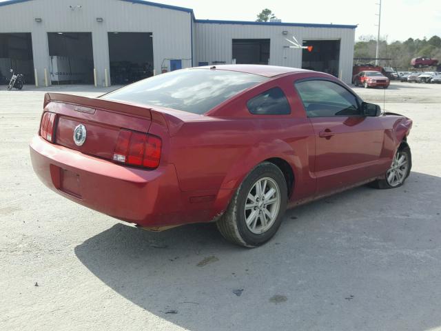 1ZVFT80N755110823 - 2005 FORD MUSTANG RED photo 4