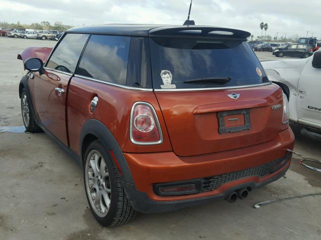 WMWSV3C50BTY15557 - 2011 MINI COOPER S ORANGE photo 3