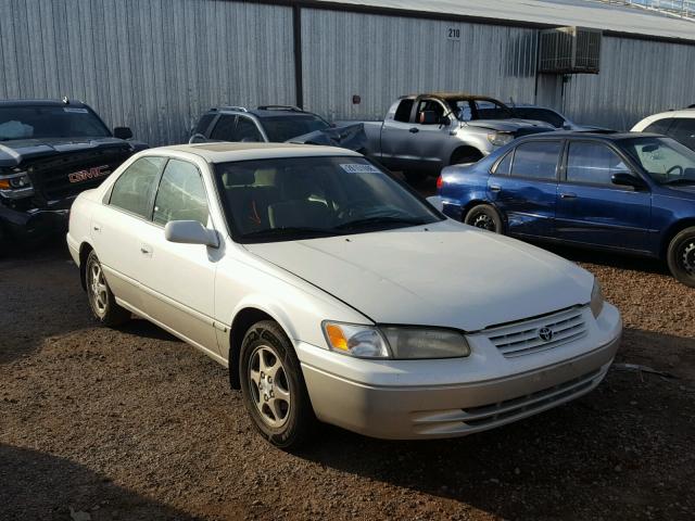 JT2BG22KXX0343299 - 1999 TOYOTA CAMRY LE WHITE photo 1