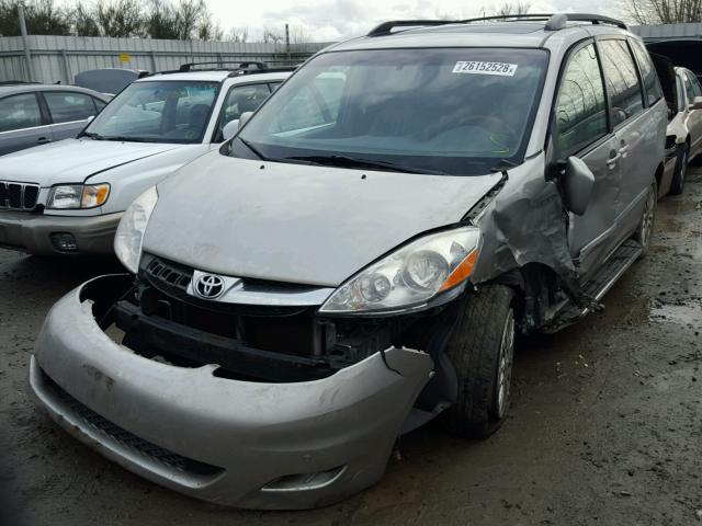 5TDBK22C98S016549 - 2008 TOYOTA SIENNA XLE SILVER photo 2