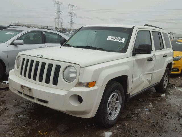 1J8FF28W37D396384 - 2007 JEEP PATRIOT SP WHITE photo 2