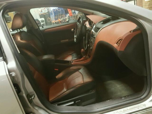 1G1ZE5E06AF147252 - 2010 CHEVROLET MALIBU LTZ 银色 照片 5