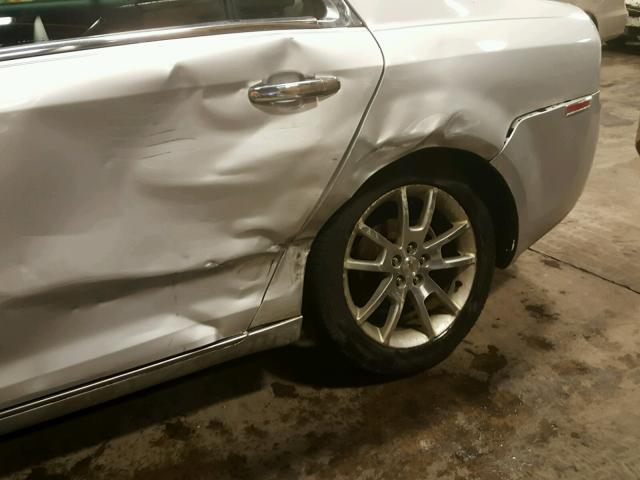 1G1ZE5E06AF147252 - 2010 CHEVROLET MALIBU LTZ 银色 照片 9