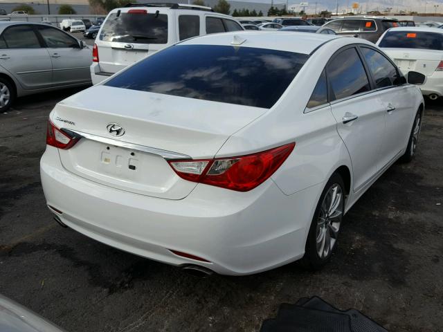 5NPEC4AC7DH703102 - 2013 HYUNDAI SONATA SE WHITE photo 4