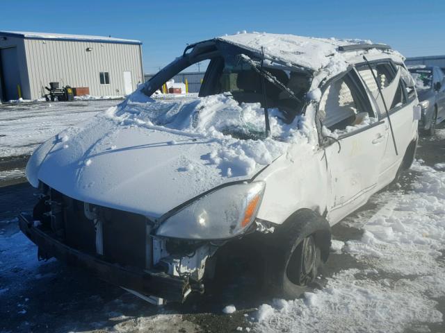 5TDZA23CX4S155096 - 2004 TOYOTA SIENNA CE WHITE photo 2