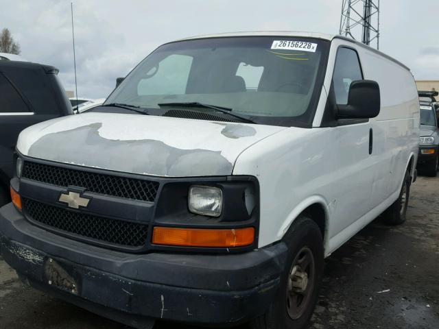 1GCFG15X361173774 - 2006 CHEVROLET EXPRESS G1 WHITE photo 2