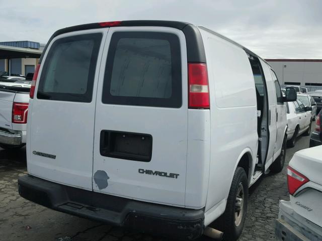 1GCFG15X361173774 - 2006 CHEVROLET EXPRESS G1 WHITE photo 4