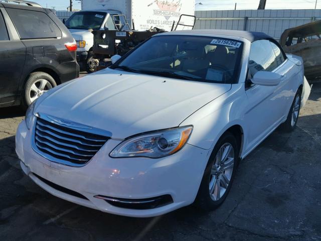 1C3BC2EG8BN616007 - 2011 CHRYSLER 200 TOURIN WHITE photo 2